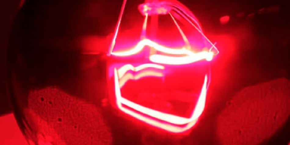 Photo macro d'un ampoule rouge