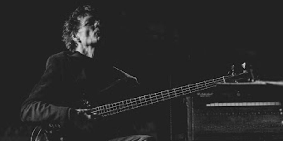 Photo of André Pappathomas on stage