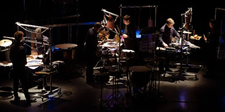 Photo of Sixtrum on stage