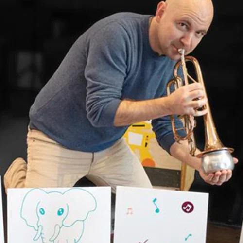 Photo de Thierry Champs dernière son installation du spectacle